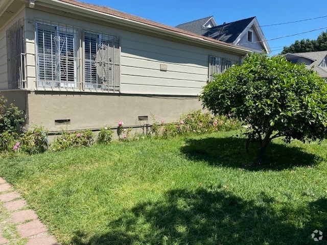 Building Photo - 1619 W 11th Pl Unit House