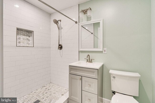 Photo - 25332 McIntyre Square