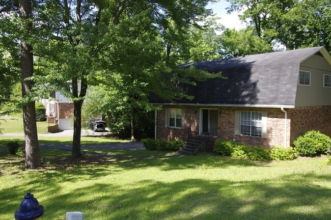 Photo - 813 Linbard Ln