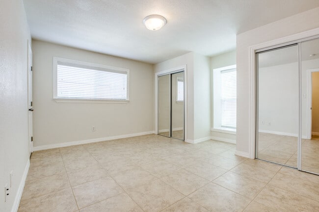 dormitorio - Tucasa Townhomes