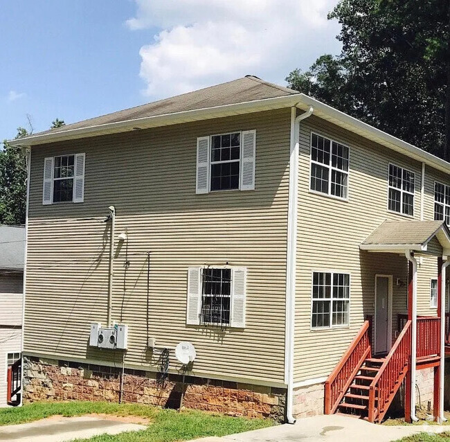 Building Photo - 1121 Jones Ave NW Rental