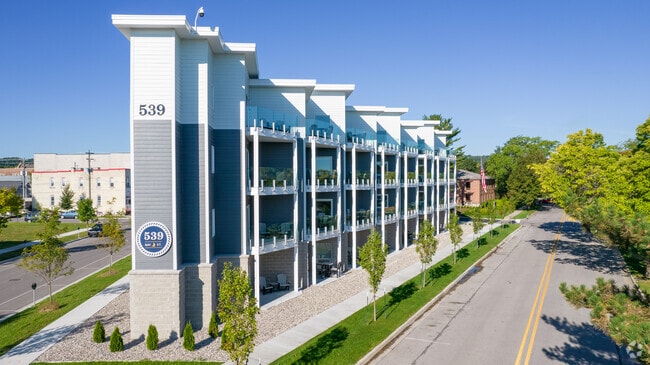 Bay Street Condominums - Bay Street Condominums