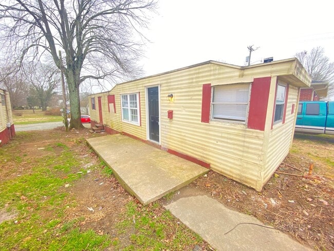 Photo - 2bed/1bath trailer in downtown Landis all electric