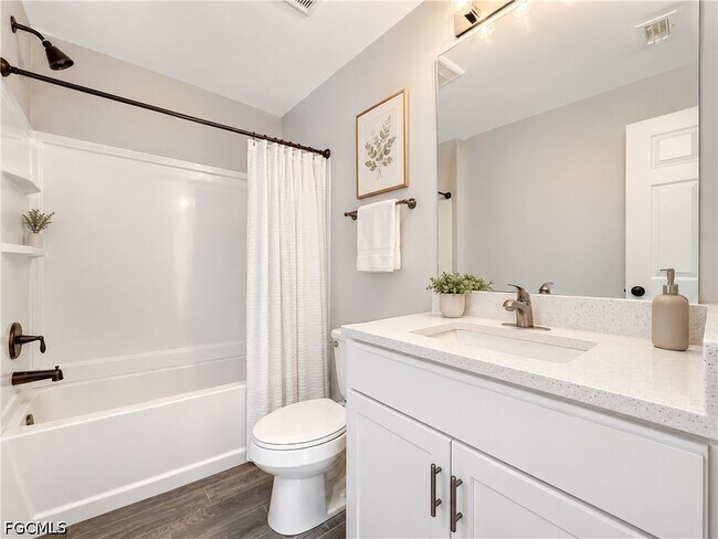 Photo - 2728 NE 5th Pl