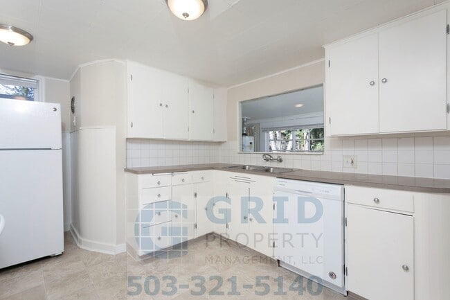 Two Bedroom Craftsman Home Available in th... - Two Bedroom Craftsman Home Available in th...