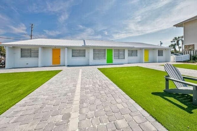 Photo - 305 Barracuda Ave