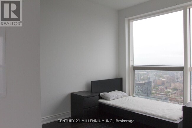 Photo - 388 Yonge St Unité 7002