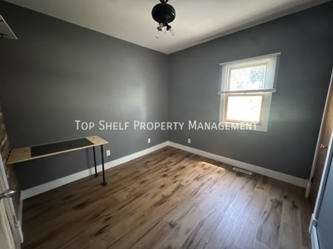Photo - 428 S 6th Ave E