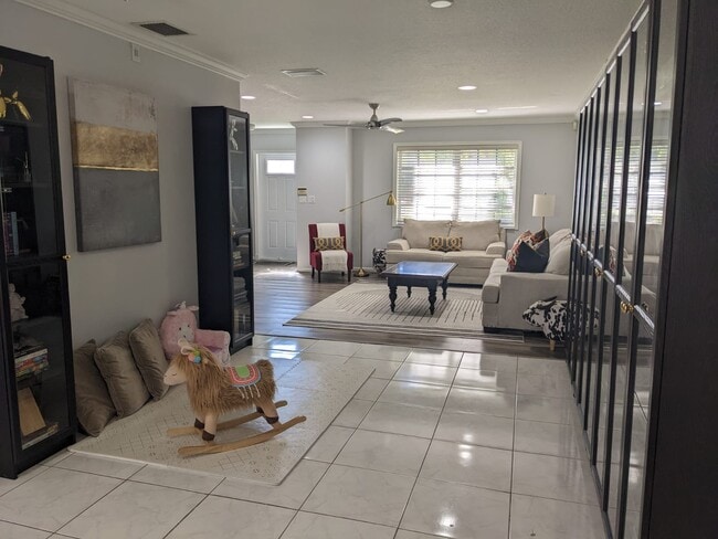 Photo - 90 SW 5th Ave Unit 11