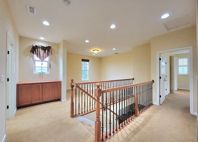 Photo - 205 Barnhill Dr