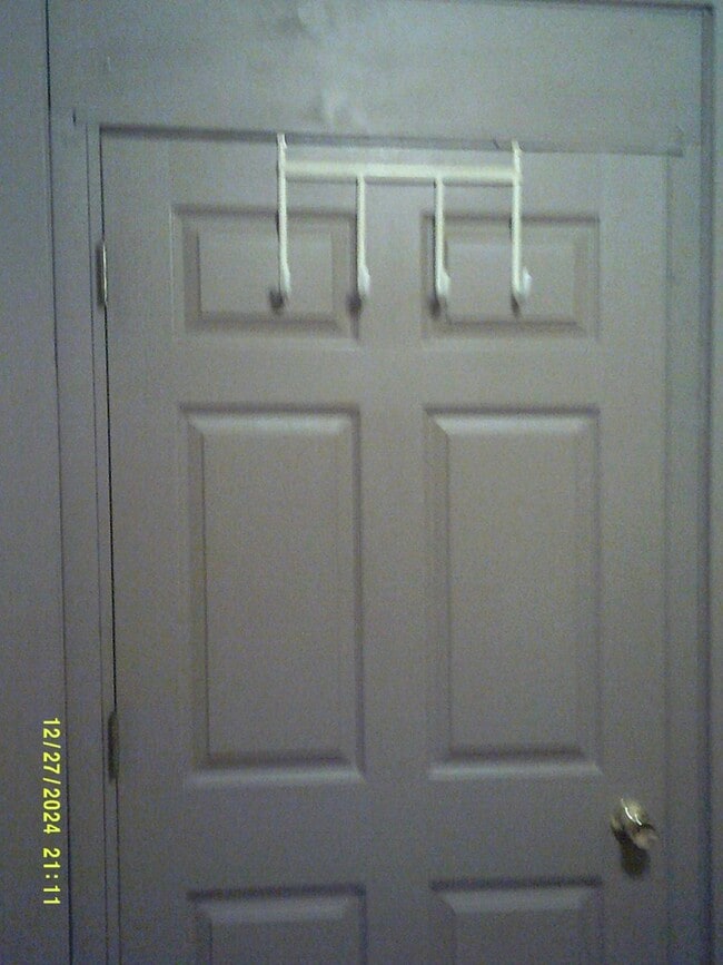 Building Photo - 1433 E Main St Unit Apt 1