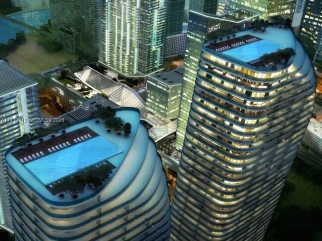 Building Photo - 55 SW 9th St Unit 2509