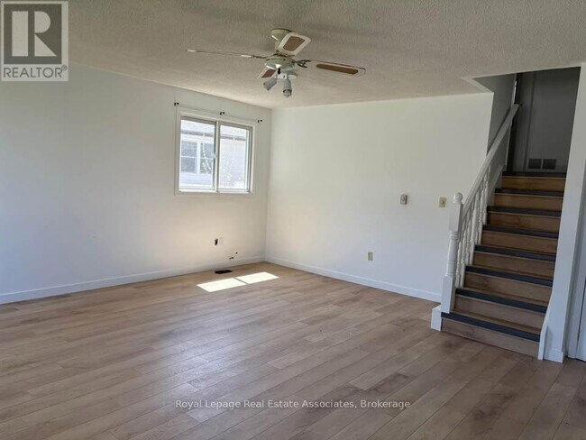 Photo - 312 Pineview Gardens