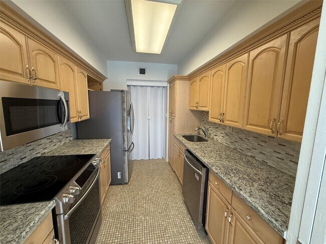 Photo - 19707 Turnberry Way