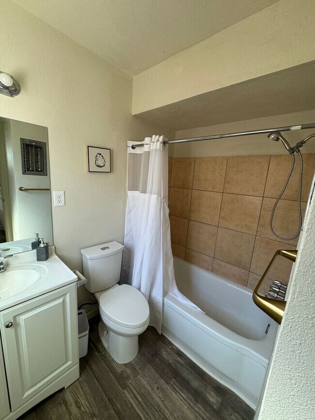 Photo - 4302 E Bellevue St