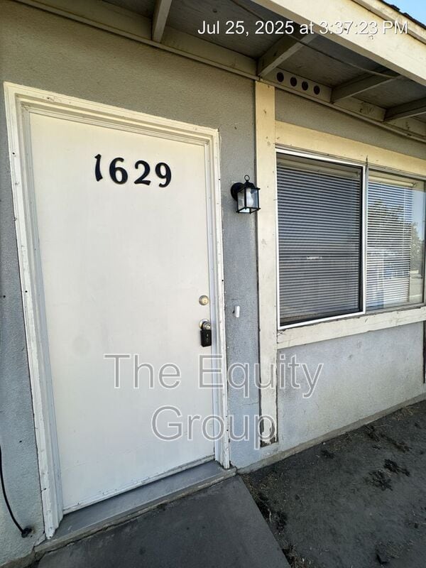 Building Photo - 1629 E Douglas Ave Rental