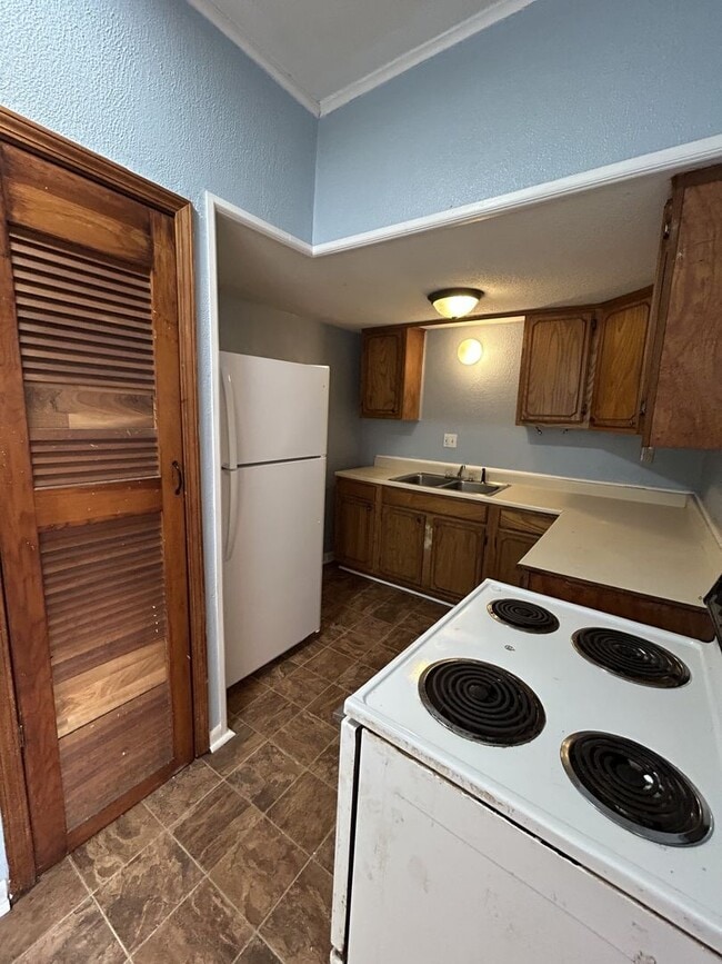 Photo - Very Nice 3BR/1BA Single Family Home w/Huge Back Yard!