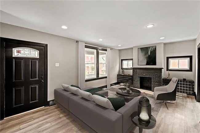 Photo - 61 Mainsgate St