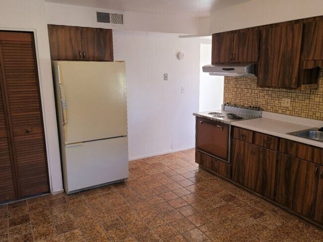 Photo - NO HOA-CONVENIENTLY LOCATED IN PHOENIX!