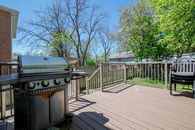 Photo - 300-302 Frontenac St