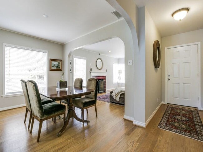 Building Photo - Kessler Park home for lease