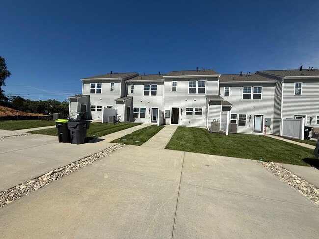 Photo - 3368 Hill Rd