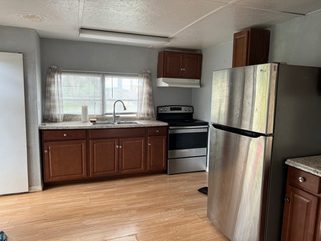 Photo - 135 Cypress St SW