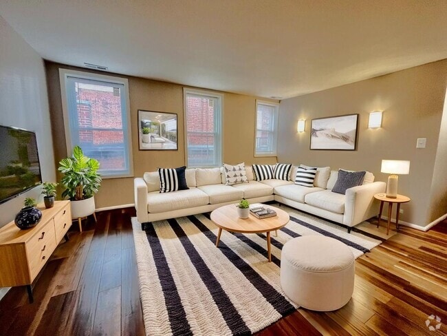 Building Photo - Columbia Heights| 3Bd 1Bth | Top Floor | F... Rental