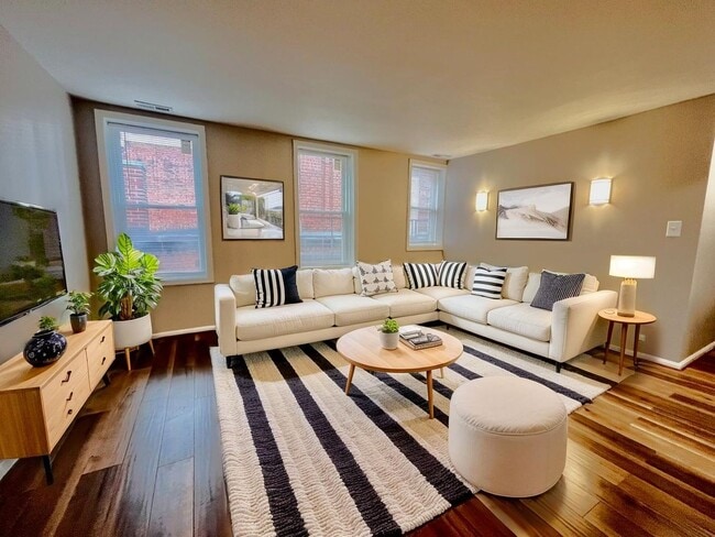 Columbia Heights| 3Bd 1Bth | Top Floor | F... - Columbia Heights| 3Bd 1Bth | Top Floor | F... House