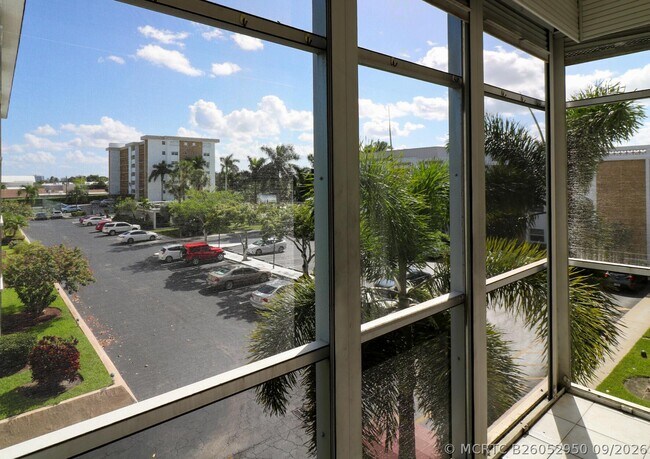 Photo - 3040 NE 16th Ave Unit 308