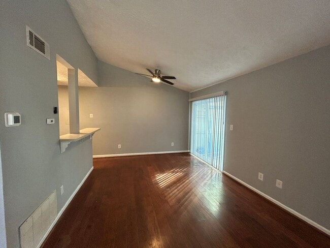 Photo - 1 BD 1 BATH CONDO TOTAL ELECTRIC!