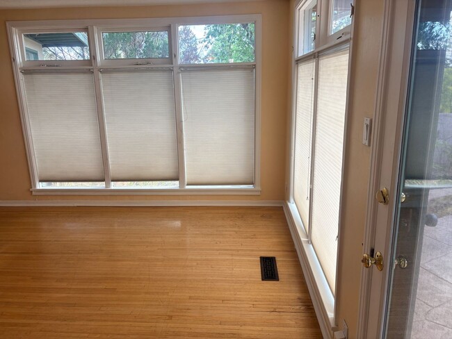 Photo - Beautiful 3 Bedroom Home with Office