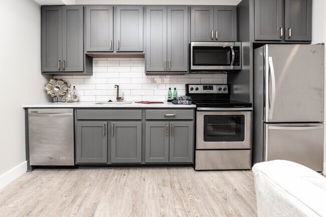 Modern Kitchens - The Milton