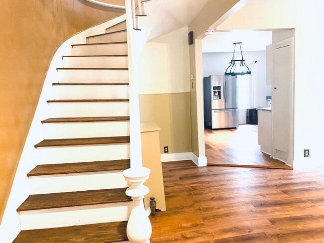 Photo - 20 Crystal St