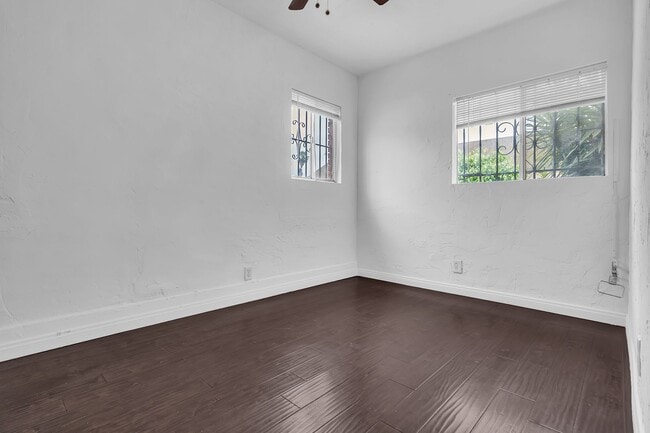 Photo - 447 E 101st St Unidad 1