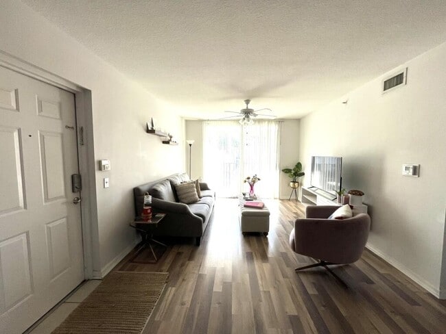 Photo - 713 Villa Cir