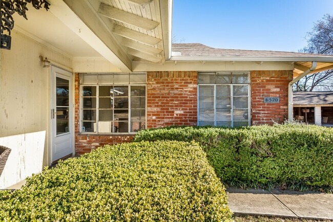 Photo - 6520/6522 SAINT MORITZ AVE Unit 6520 Saint Moritz Ave