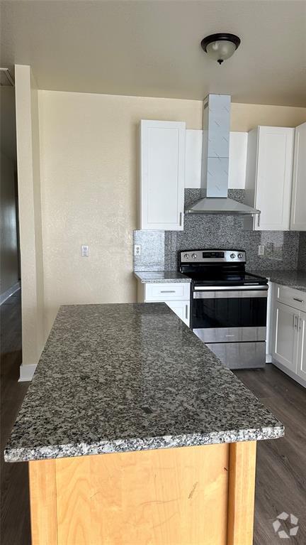 Building Photo - 1615 Palcio Real Dr Rental