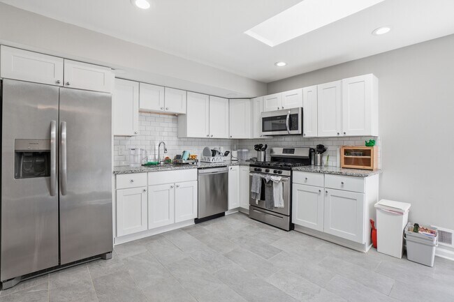 Photo - 3519 Duke St