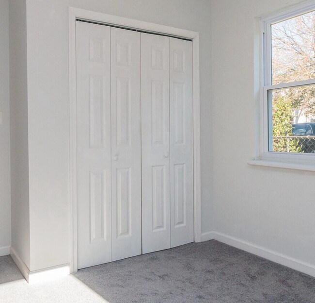 Photo - 529 16th St NE