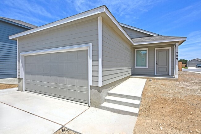Building Photo - 729 Meadow Dr