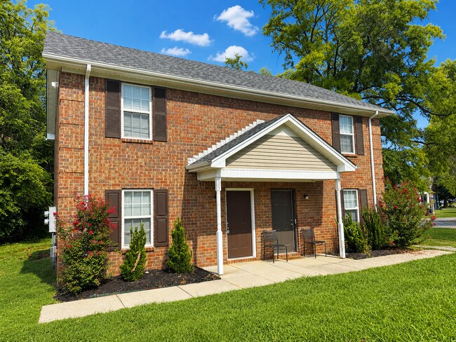 Building Photo - Spacious 2 Bedroom Duplex Near MTSU!