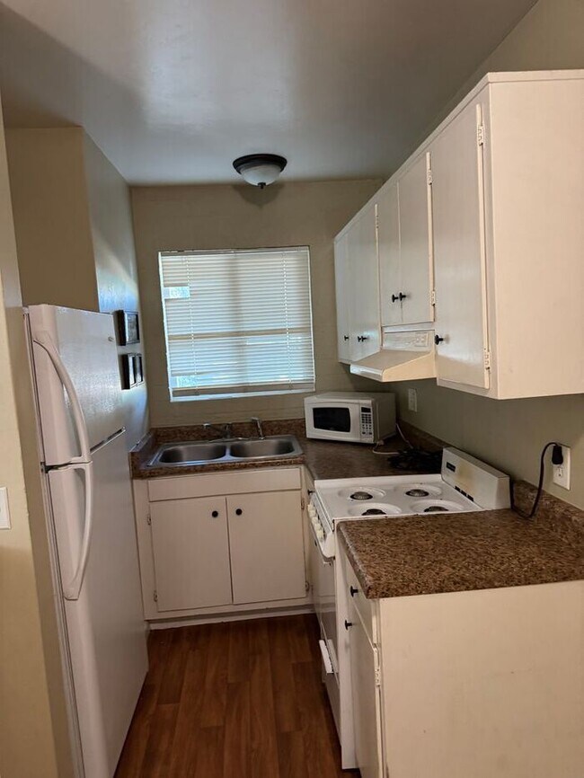 Photo - 4302 E Bellevue St Unit q