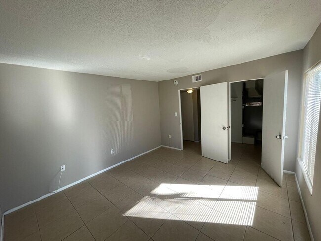 Photo - 1830 Maravilla Ave Unit 307