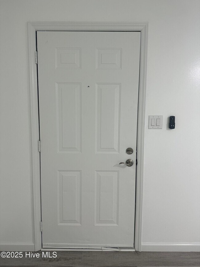 Photo - 408 Myrtlewood Cir