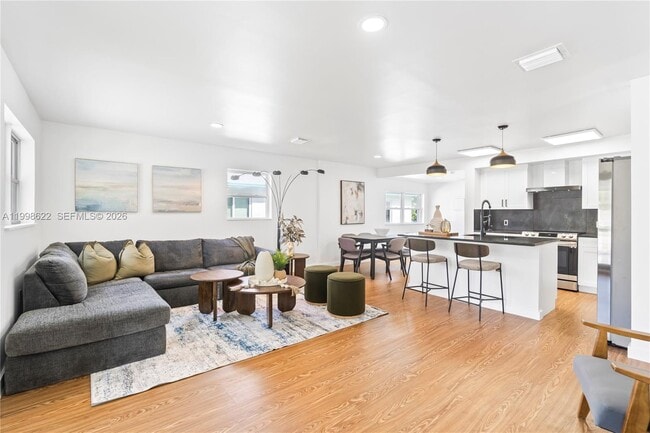 Photo - 1911 SW 57th Ave