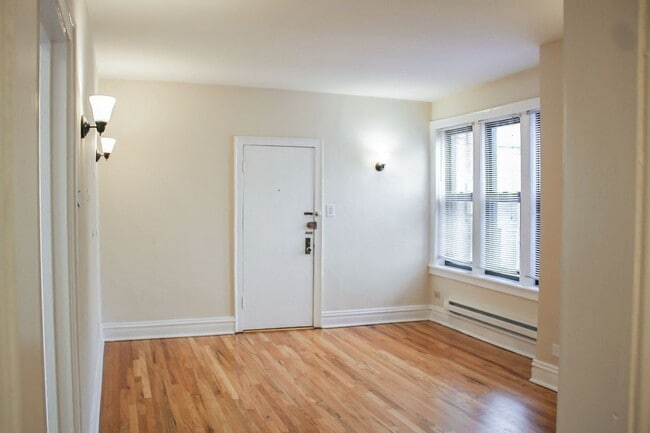 Photo - 621 W Melrose St Unit G3
