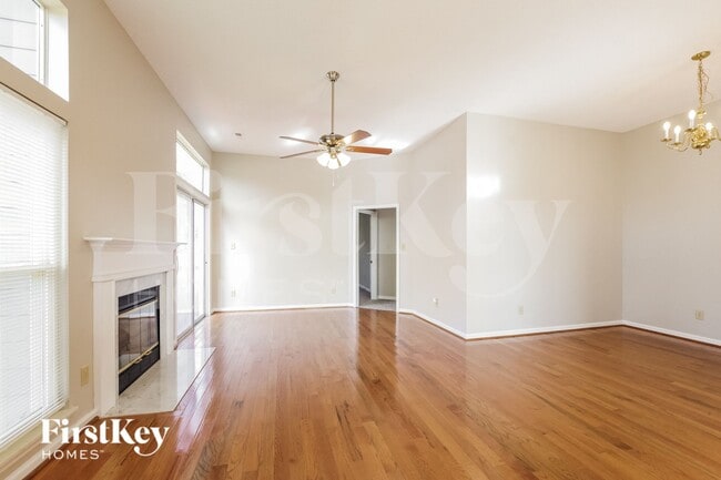Photo - 3105 Denhem Ct