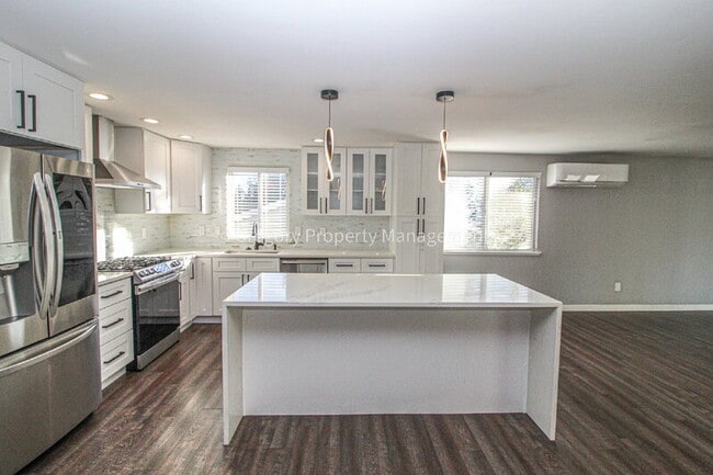 Photo - 114 75th St SW