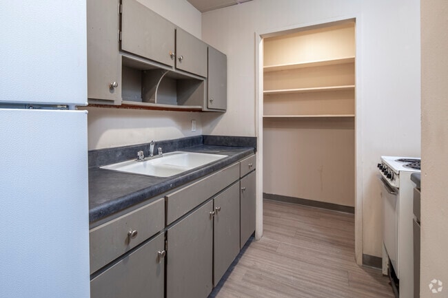 1BR, 1BA 622 SF